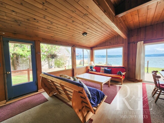 Photo - Seasonal Escape on Serene No-Bank Waterfro...