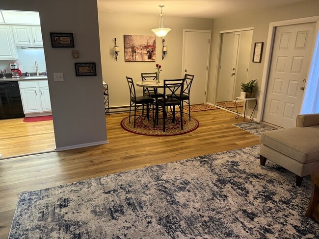 Photo - 406 Sheffield Rd Unidad 2