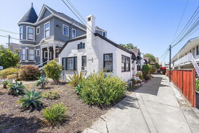 Photo - 2138 Clinton Ave #A - 1 bedroom | 1 bath Unidad 2138 - A