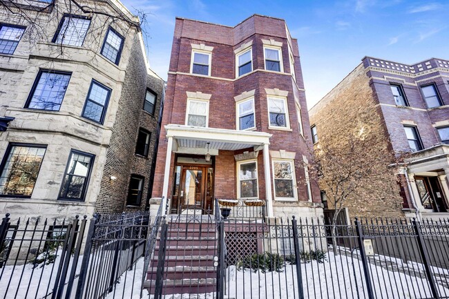 Building Photo - 3705 N Lakewood Ave