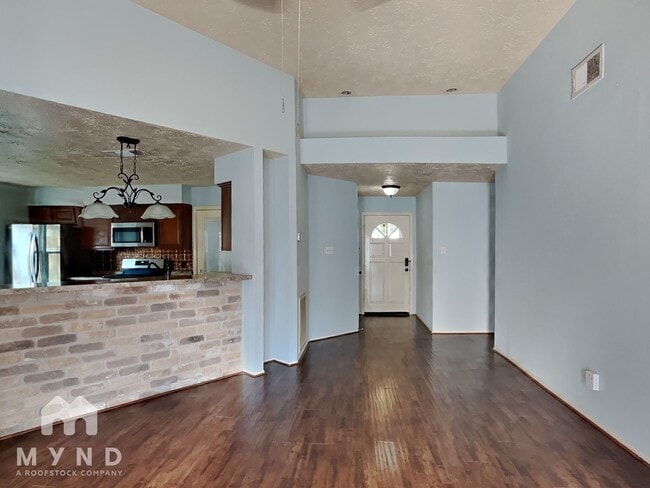 414 Enfield Dr
