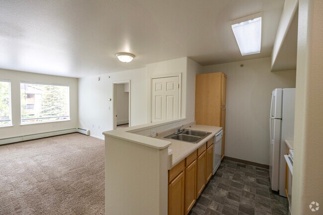 Livingroom & Kitchen - Creekside Manor