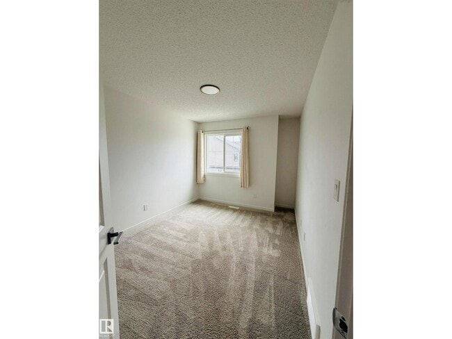 905 172 St SW