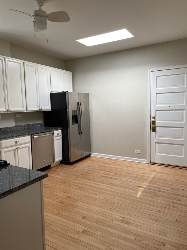 Remodeled Kitchen - 1322 Greenleaf St Unit 2