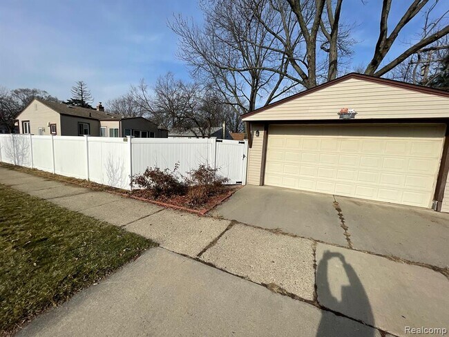 Photo - 4402 Woodland Ave