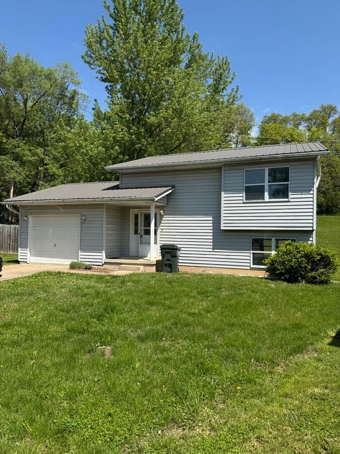 Photo - 170 Vica Ln House