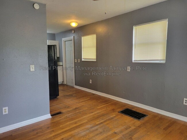 Photo - 7210 Westinghouse Ave