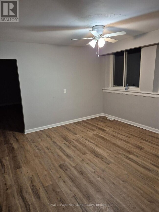 Photo - 10 William St N Unit 6