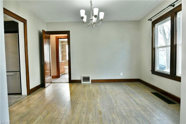 Photo - 223-225-225 E Liberty St Unit 223