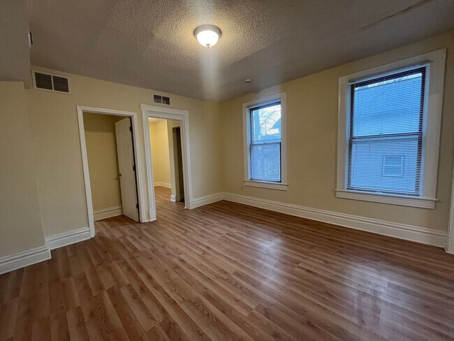 Photo - 595 Park St Unit Upper