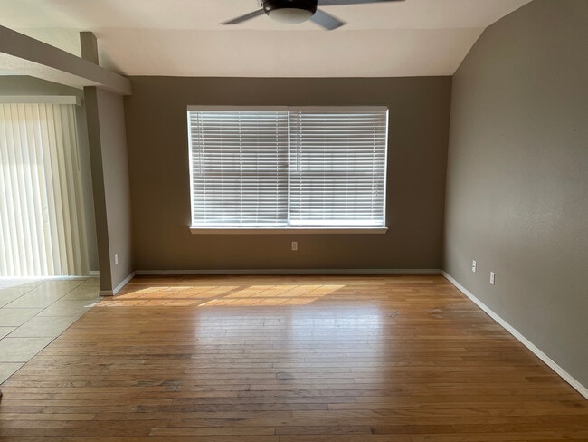 Living Room - 1424 Jordan Cir