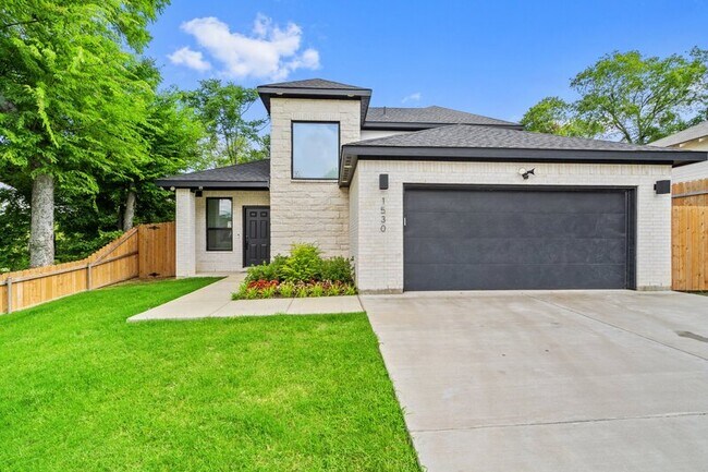 Photo - 1530 Padgitt Ave