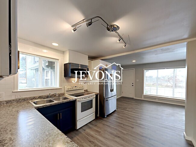 Photo - 3303 S Ainsworth Ave Unidad A