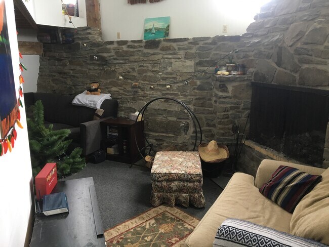 Photo - 1047 Danby Rd