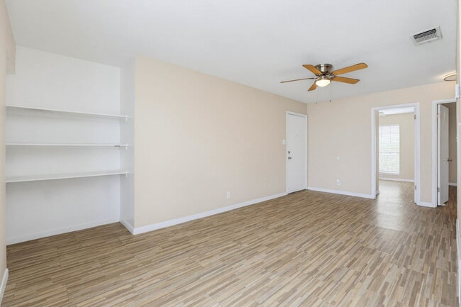10543 Starcrest Dr Unidad 10543