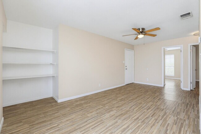 Photo - 10543 Starcrest Dr Unit 10543