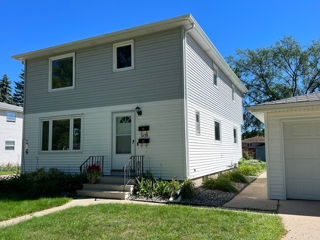Frente - 1438 15th St S Unidad AptB