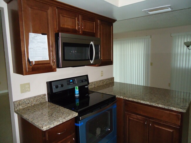 Kitchen_3 - 1622 S Hermitage Rd