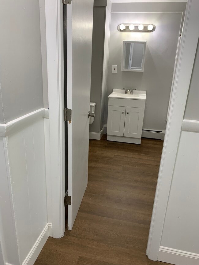 Full Bath (with bathroom closet) - 46 Jeffers St Unit 2B