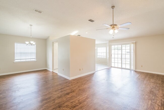 8037 Boonesborough Trail
