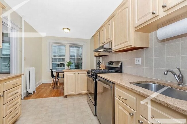Photo - Gorgeous Brighton 2-Bed; Heat/Hot Water Incl