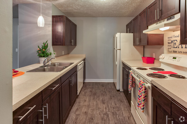 REO Gateway Apartments For Rent in Lansing, MI | ForRent.com