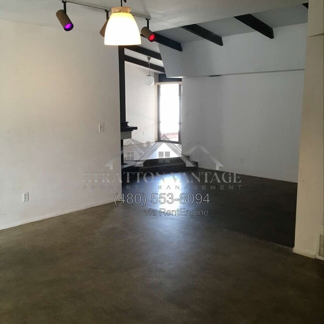 Photo - 730 N Stewart
