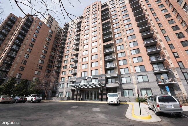 Photo - 2451 Midtown Ave Apartamento Unidad 905