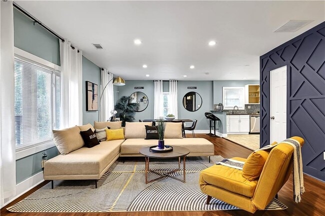 Photo - 112 Linkwood Rd NW