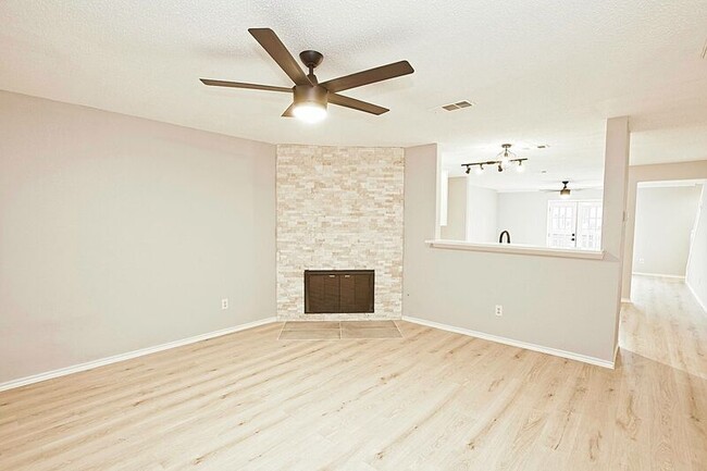 Photo - 1379 Honeysuckle Ln
