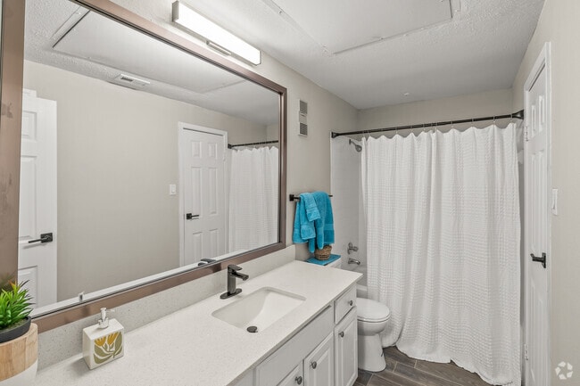 A2 1BR, 1BA - 684SF - Bathroom
