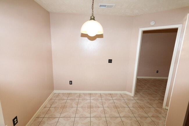 Building Photo - 20514 Red Sun Dr