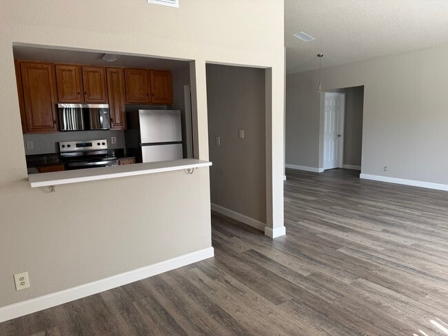 Photo - 807 Emperor Dr