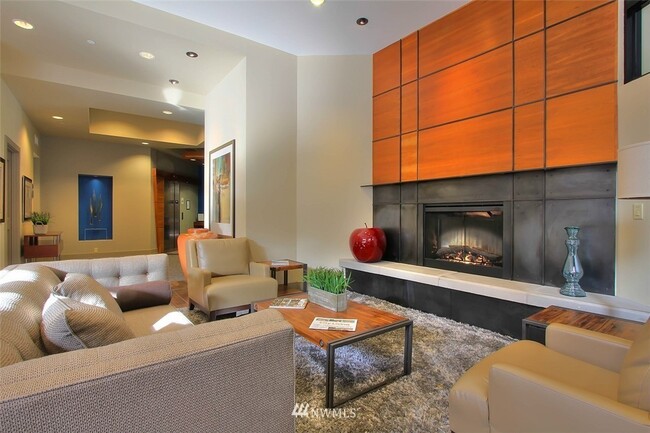 Photo - 5450 Leary Ave NW Unidad 659 (Top Floor)