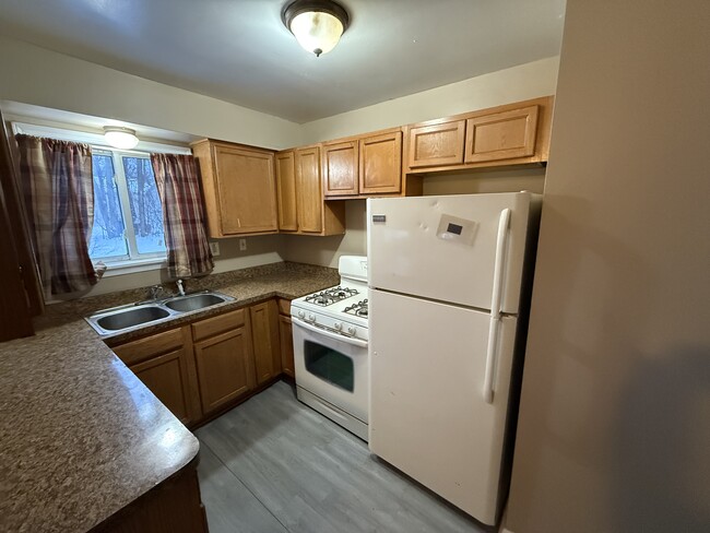 Photo - 596 Bloomfield Ave