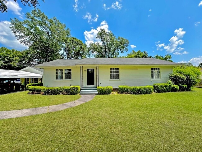 Building Photo - Available Now! 3/2 House for Rent!