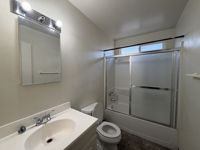 Photo - 1704 Rose Ave