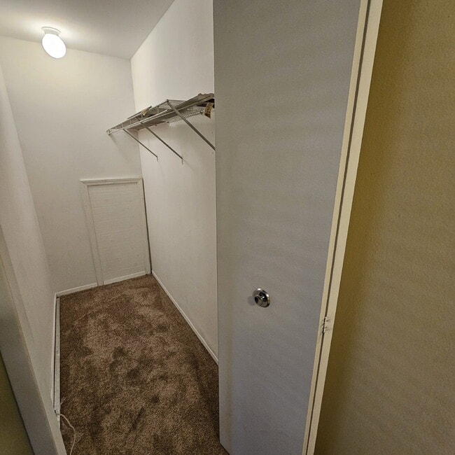 Photo - Nice 2 Bedroom, 1.5 Bath Condo Near Hall R...