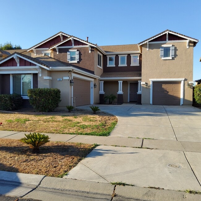 Photo - 1560 Maryclair Dr House