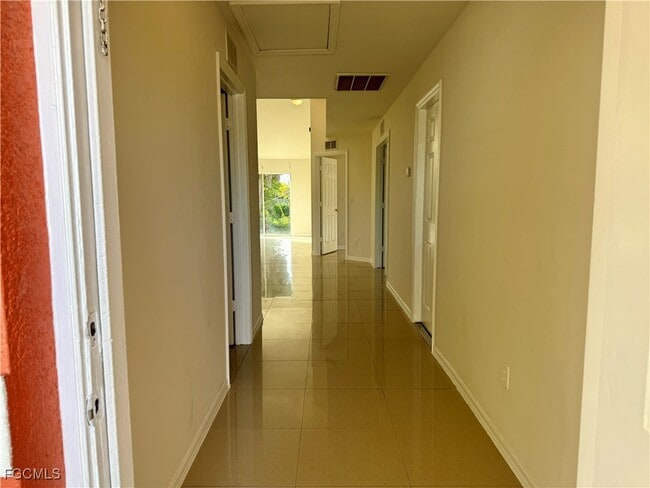 Photo - 10743 Robinson St