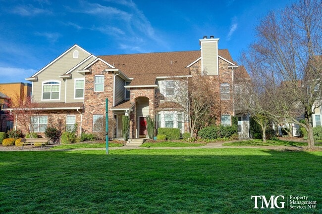 Building Photo - Spacious Ground-Level 2BD Condo with Garage & Resort-Style Amenities Unit 903