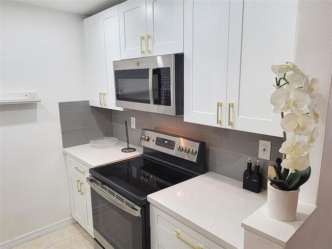 Photo - 2170 NE 51st Ct Unidad B7