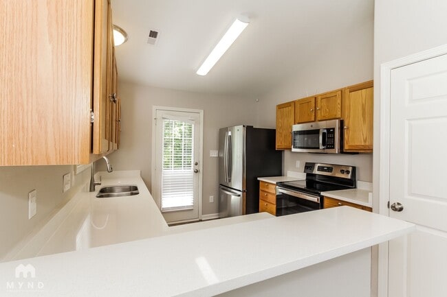 Photo - 10325 Hugue Way