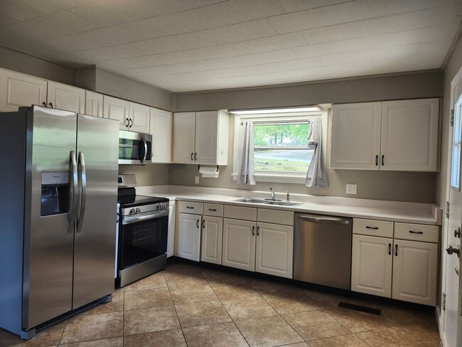 Photo - 3 bedroom 2 bath home in the desirable Belvoir Area in Chattanooga