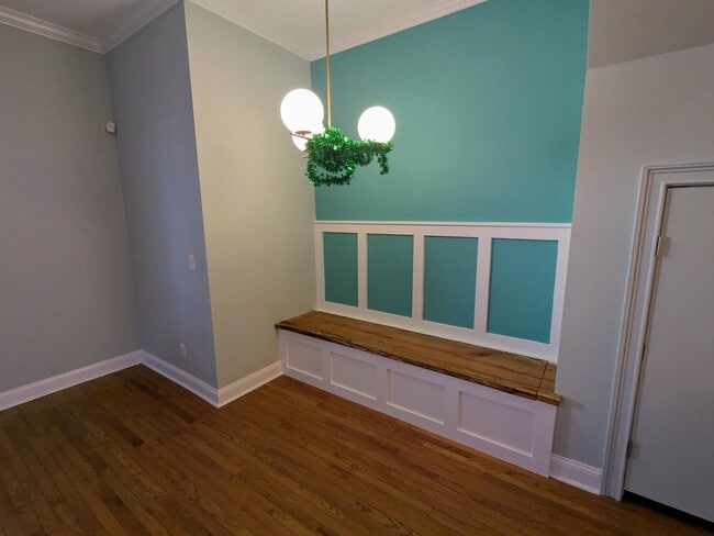 Photo - 305 E Henry St