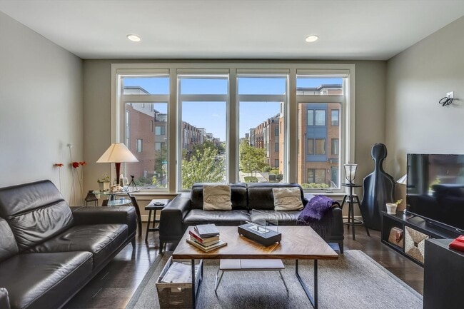 Photo - GREAT LOCATION!! Stunning 3BD/3.5BA luxury 4-level townhouse!
