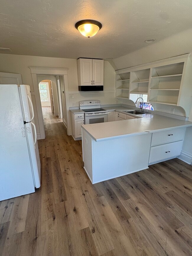 219 4th St Unit 219 4th St. Upper