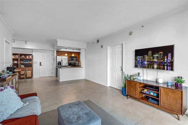 Photo - 2000 N Bayshore Dr Unit 909