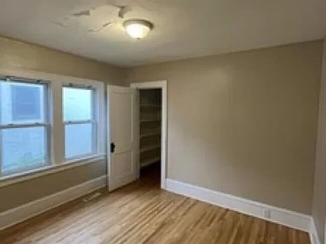 Photo - Charming 3 Bedroom Bungalow Aval 6/1/2026