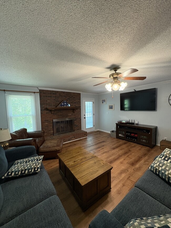 Photo - 321 N Valley View Dr